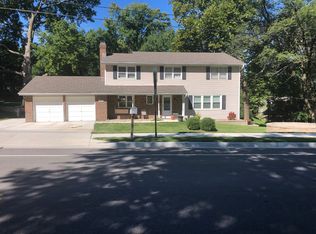 5308 N Old Pike Rd, Gladstone, MO 64118
