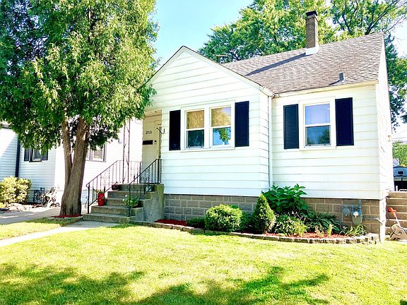 2nd image of 2713 W 90th St