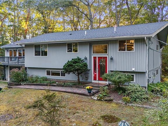 2nd image of 44 Wendy Ln