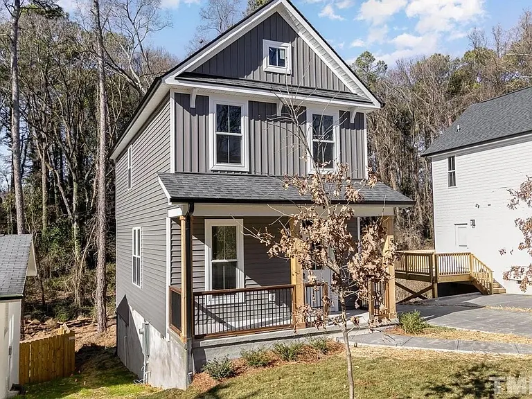 1420 Maplewood Dr #B — Photo 17