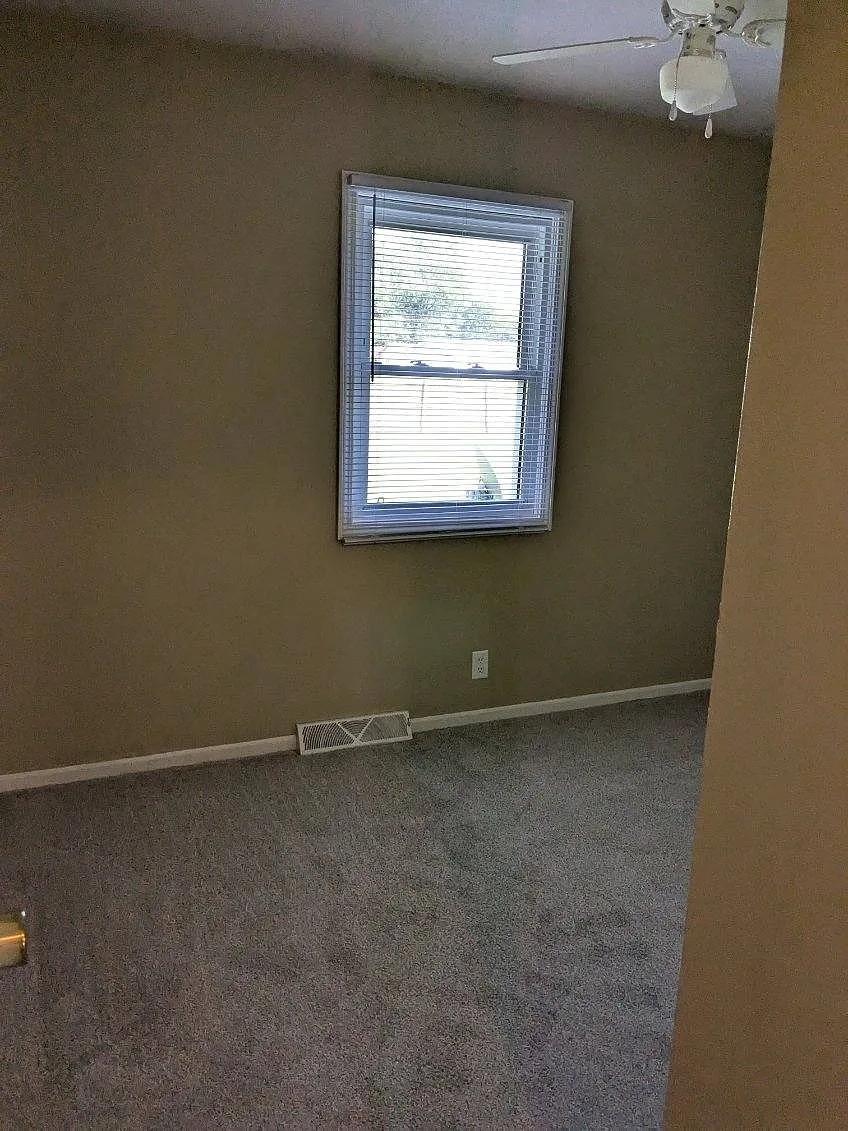 2 bed, 950 sqft, $1,800 — Photo 2
