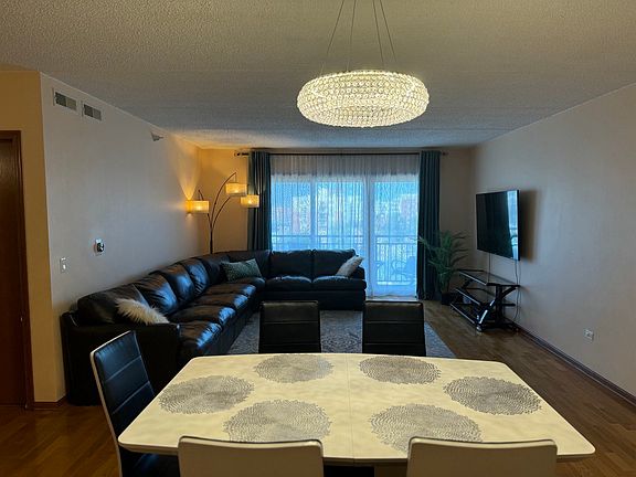3rd image of 750 Pearson St APT 605