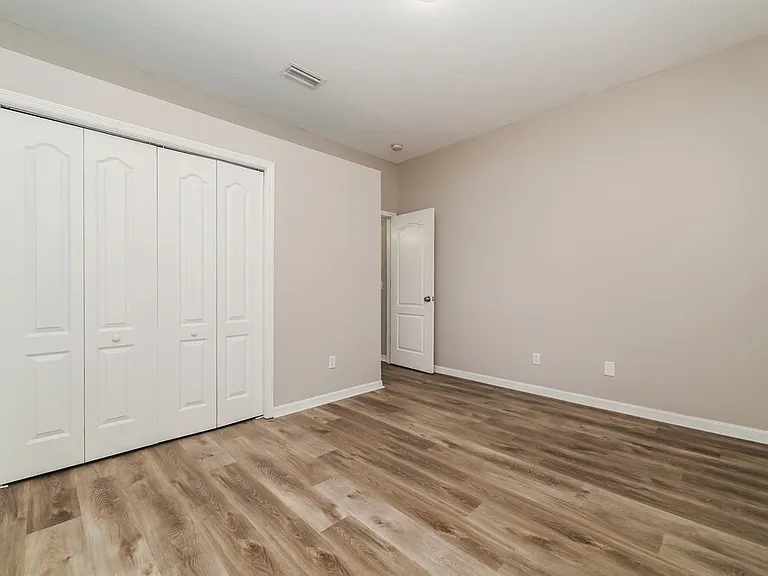 13417 Silvercreek Dr — Photo 13