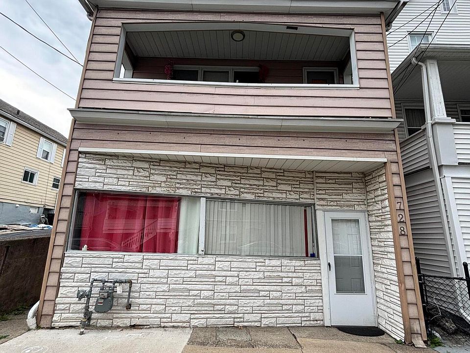 1st image of 728 N Washington St