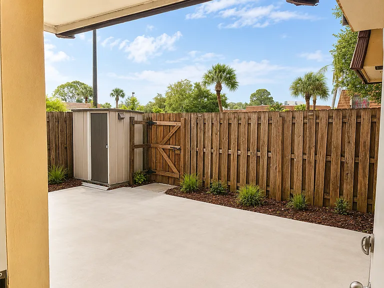 2117 Patty Cir NE — Photo 3