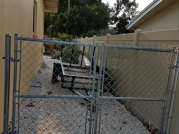 5th image of 241 Shirley Dr
