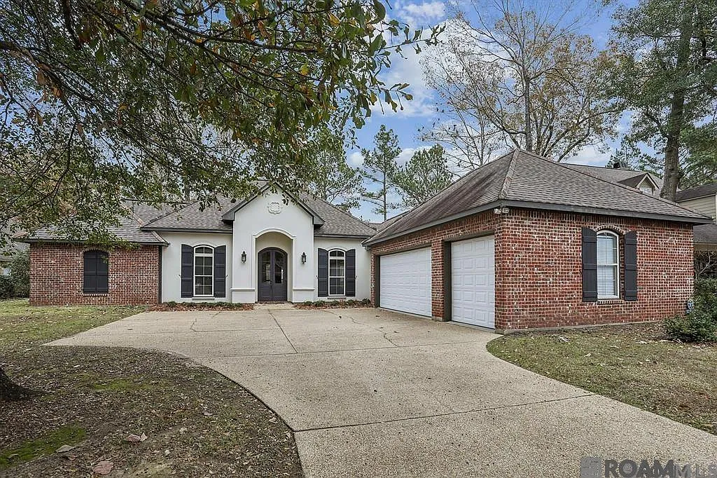 4 bed, 2543 sqft, $3,500 — Photo 1