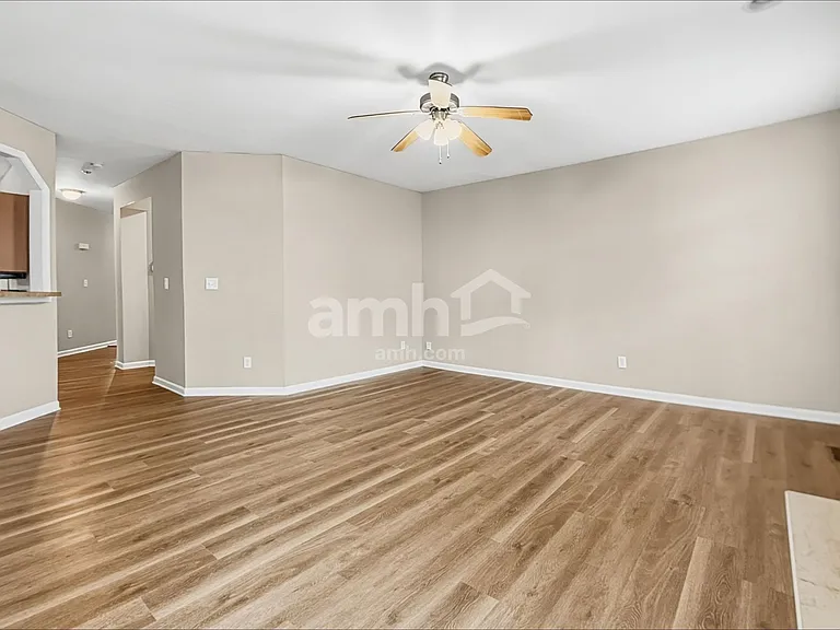 3919 Carolina Cherry Dr — Photo 7