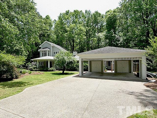 2nd image of 910 Arrowhead Rd