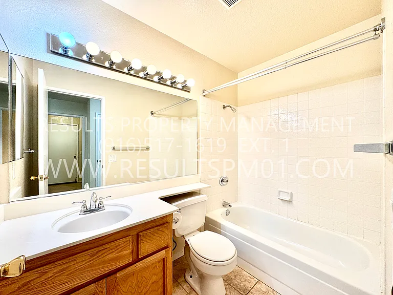 3413 Cobblestone Dr — Photo 19