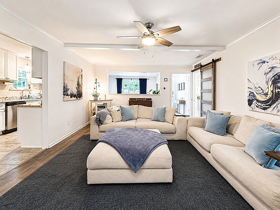 4th image of 5131 Menefee Dr