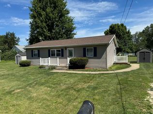 706 E Douglas St, Cuba, IL 61427