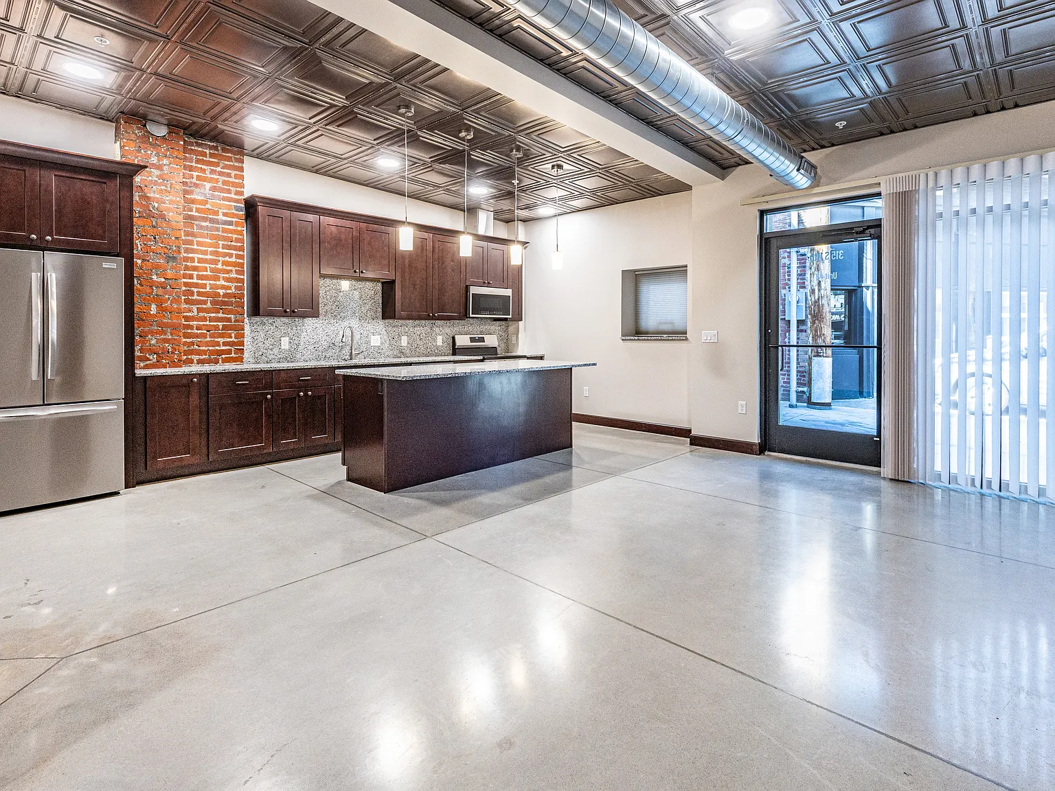 1 bed, 950 sqft, $1,500 — Photo 2