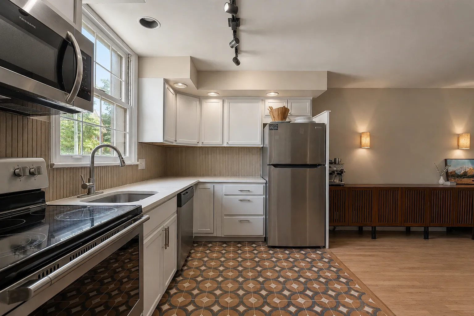 3 bed, 1920 sqft, $4,200 — Photo 3
