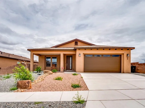37 Confianza St, White Rock, NM 87547