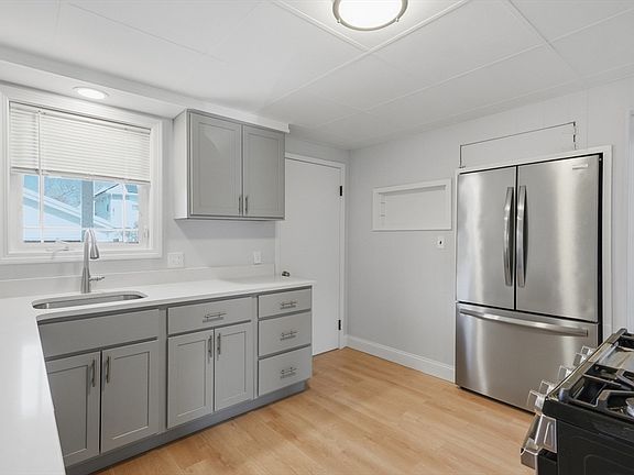 4th image of 55 Addison Ave