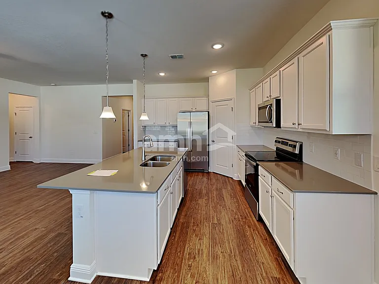 955 Heavenly Dr — Photo 4