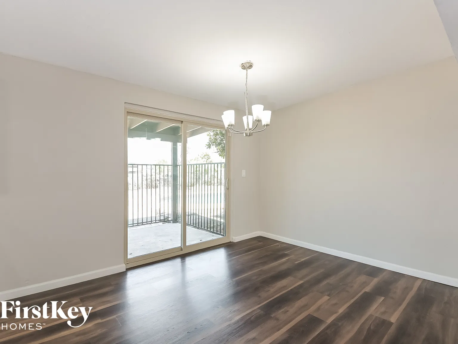 4 bed, 2.0 bath, 1472 sqft, $2,095 — Photo 4