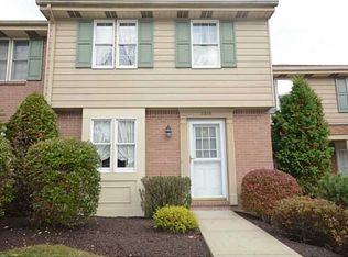 5216 Lantern Hill Dr, Pittsburgh, PA 15236
