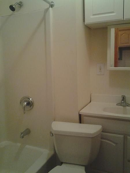 1st image of 700 Sackett St APT 1L