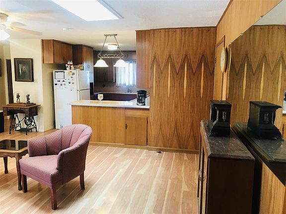 5th image of 612 Gary Dr