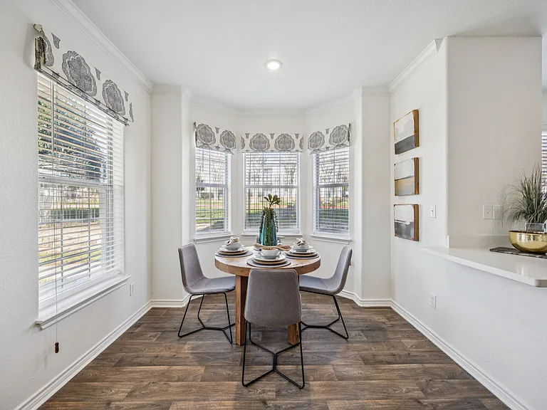 McDermott Place — Photo 18