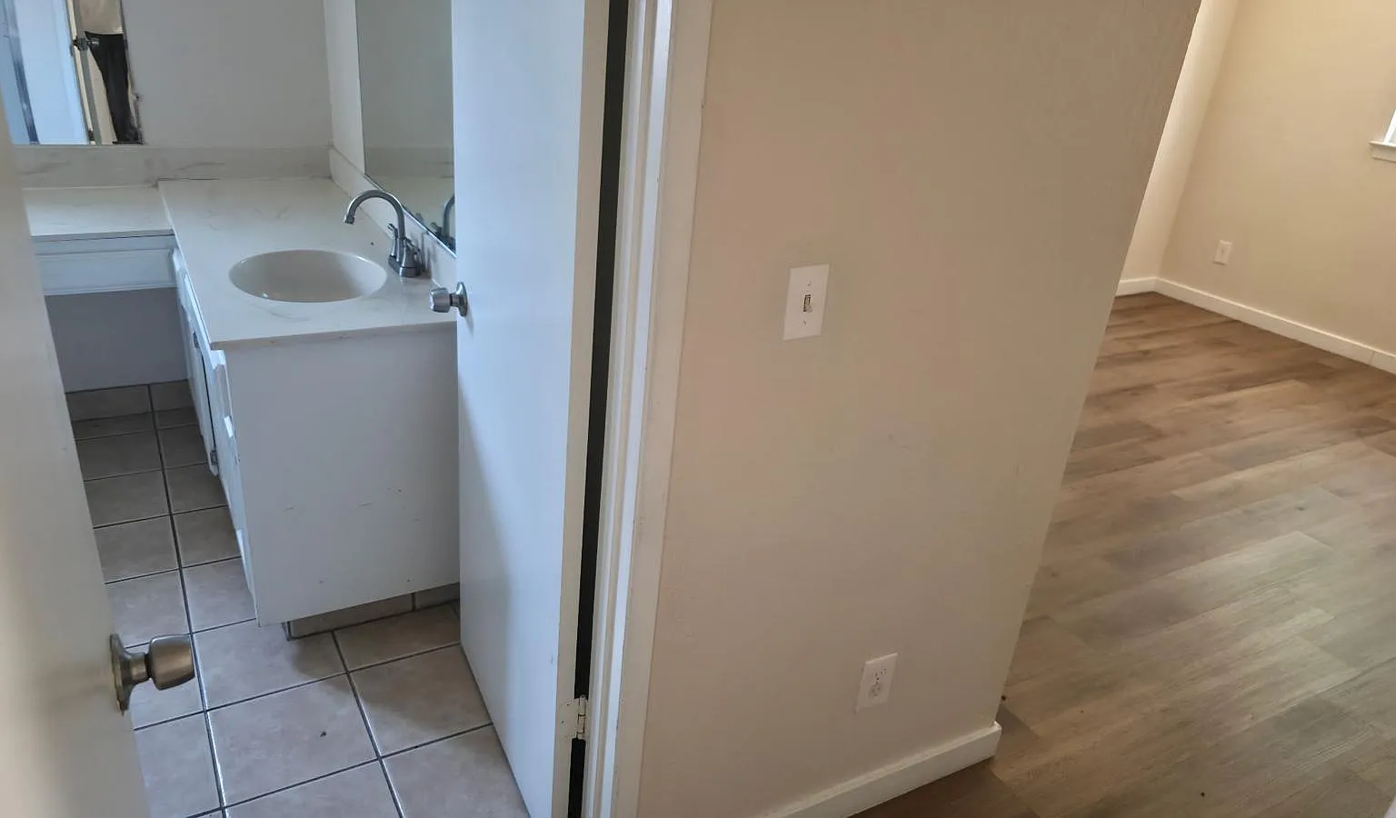 3 bed, 1155 sqft, $2,500 — Photo 4