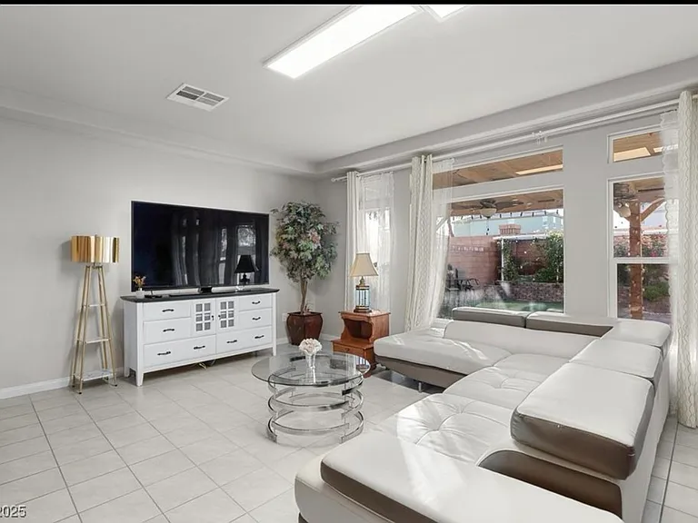 10137 Herons Rise St — Photo 3