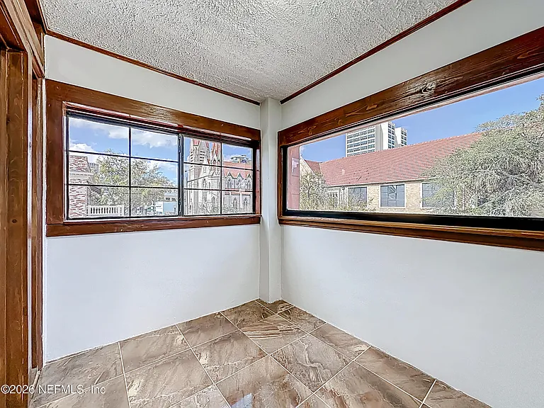 138 E Duval St — Photo 11