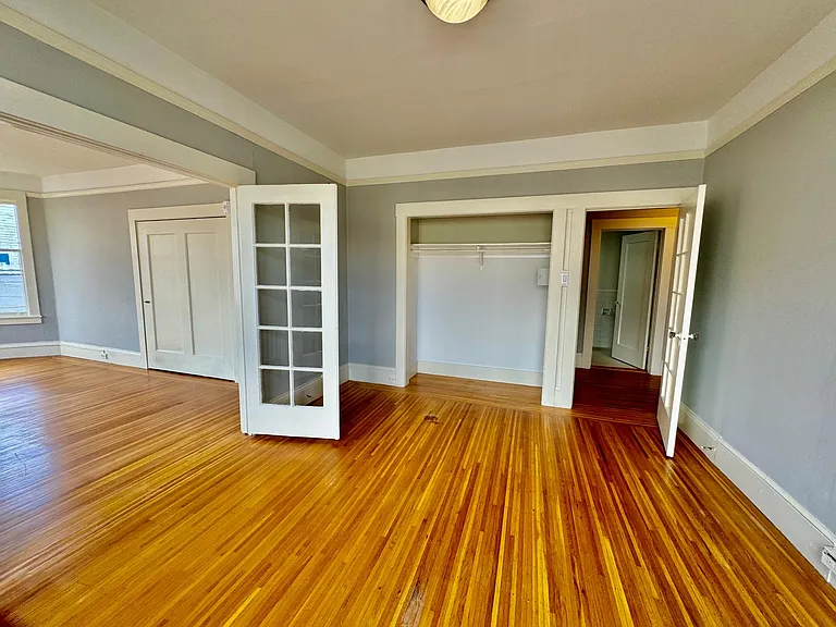 2335 Larkin St #12 — Photo 11