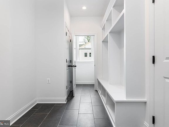 5th image of 230 Arden Rd