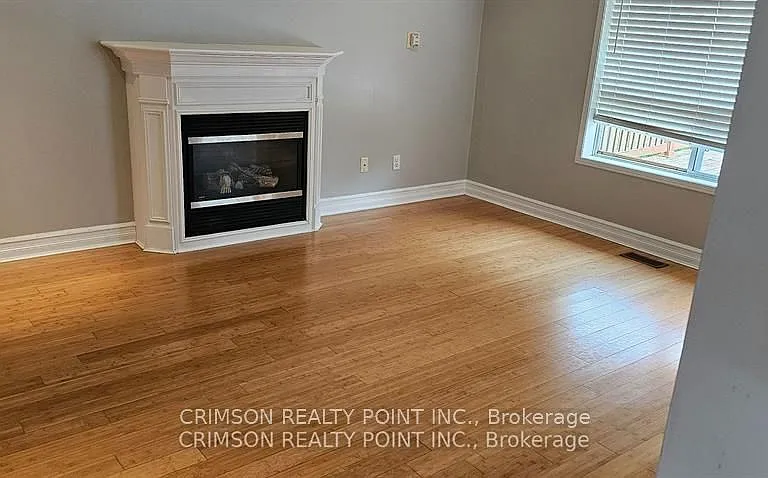 1299 Ashgrove Cres — Photo 7