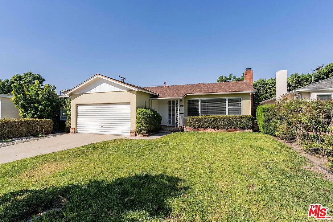 2 bed, 1.5 bath, 1093 sqft, $4,800 — Photo 1