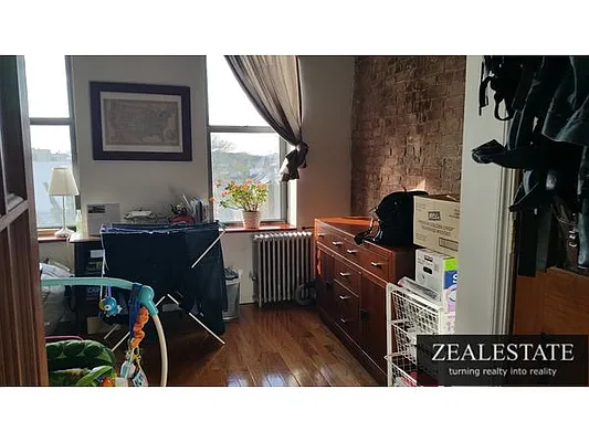 Rented by ZealEstate Group Inc | media 29