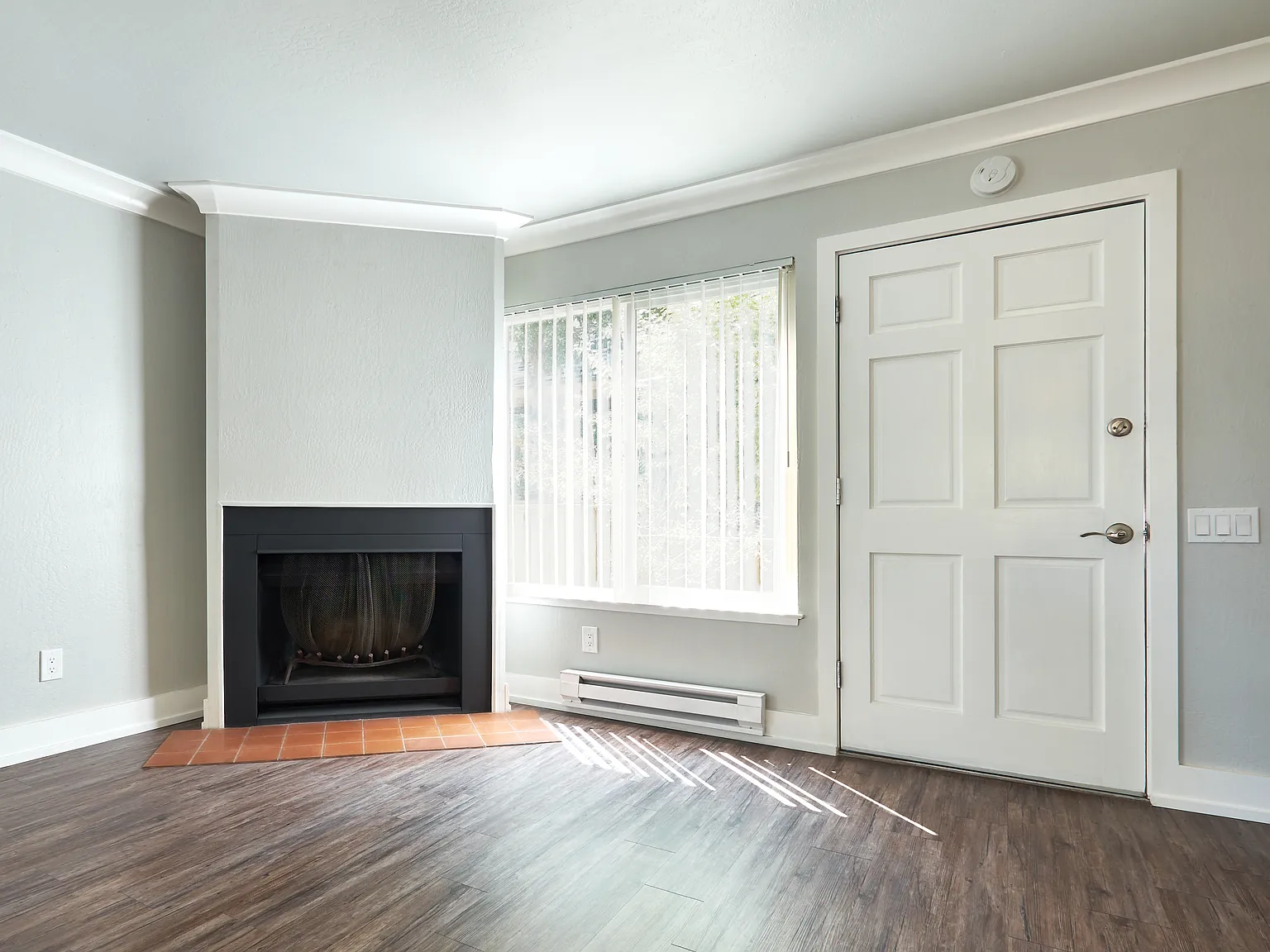 2 bed, 1.5 bath, 946 sqft, $3,595 — Photo 4