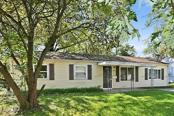 3 bed, 1.0 bath, 1175 sqft, $1,450 — Photo 3