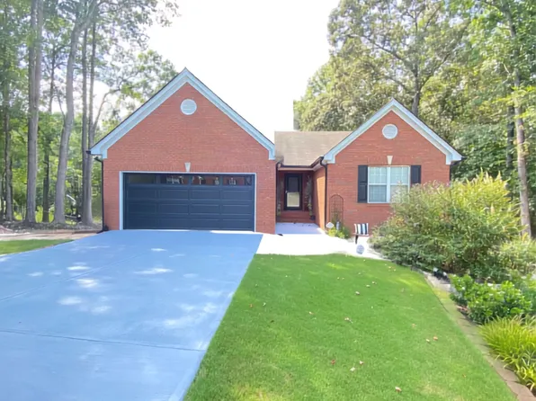 203 Jackson Park Dr, Hoschton, GA 30548
