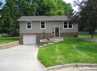 2593 Cherry Blossom Cir, Stow, OH 44224