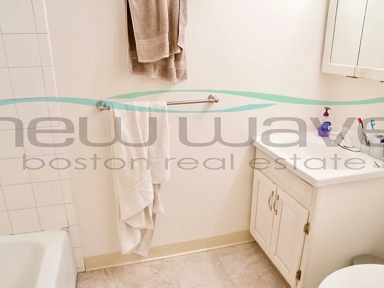 9 Revere St #4 — Photo 4