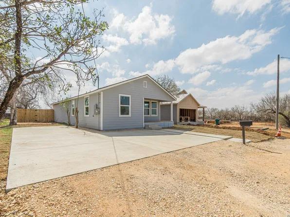 508 Hickory, Jourdanton, TX 78026