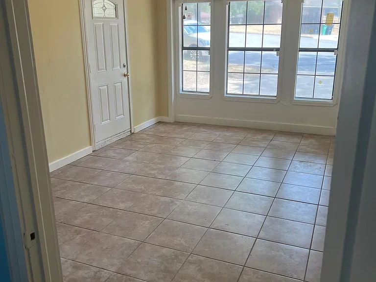 310 Boehm Cir — Photo 7