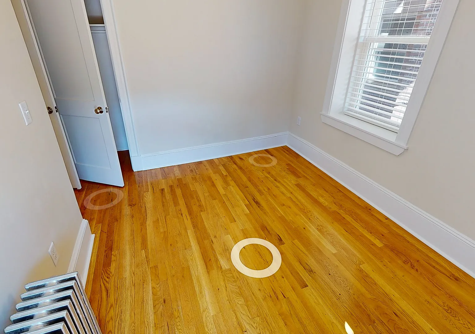 9/1 No Fee! Spilt-style 3BR on Beacon St near Wash Sq/Coolidge — Photo 3