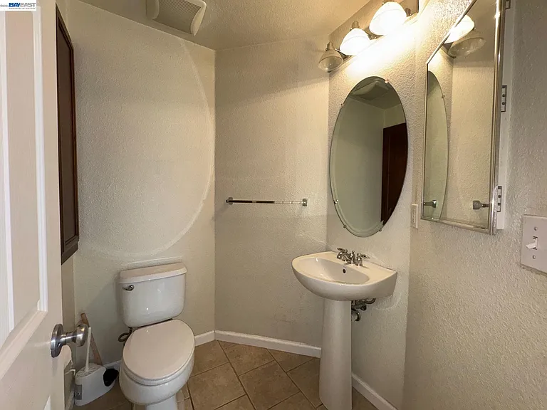 1669 Marina Way — Photo 17
