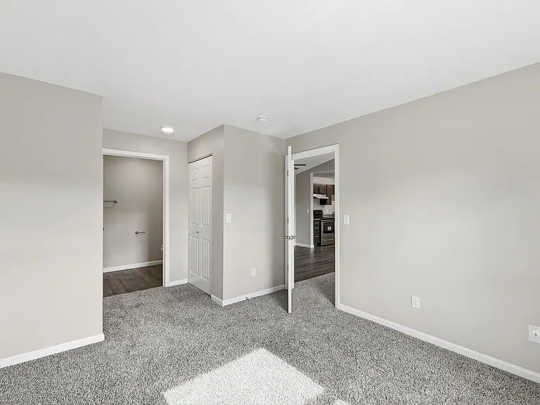 Spring Lake Apartments — Photo 14