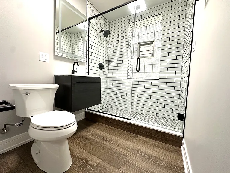 5454 N Paulina St #1 — Photo 15