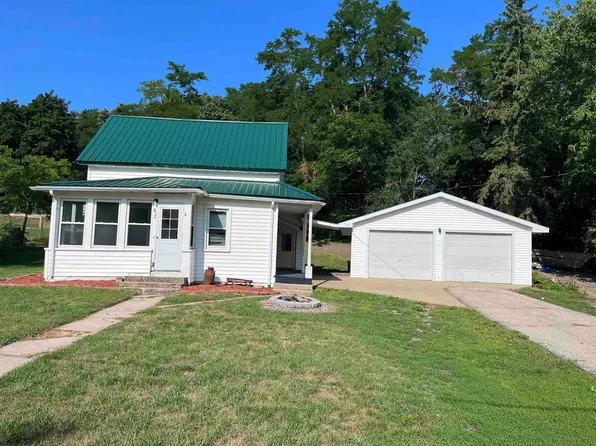 106 Center St, Camp Douglas, WI 54618