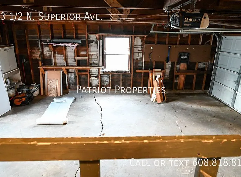 603 1/2 N Superior Ave — Photo 28