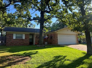 30 Circle Dr, Denison, TX 75021
