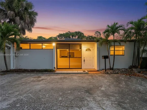 6610 Miami Lakes Dr E, Miami Lakes, FL 33014