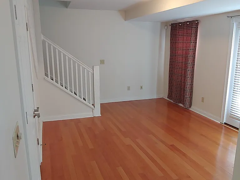 590 Bradley St — Photo 5